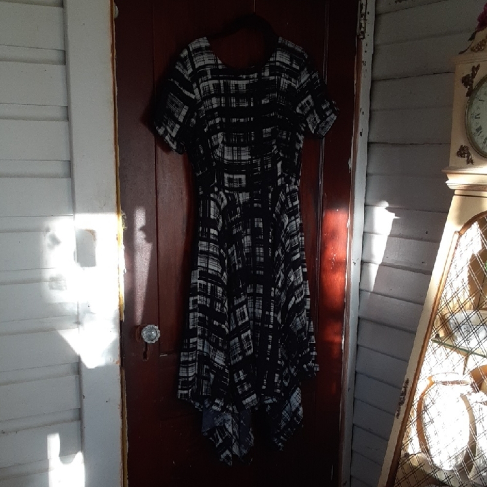 Corey Lynn Calter Black and White High Low Dress Sz 6